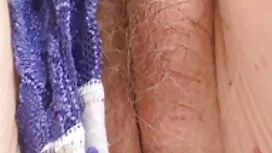 私の熱い車の妻は彼女の滑りを示します 女 ...