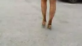 しかし、この男は私に何をするのだろうか？ ...