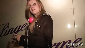 無料男性fucksと通りにティナをドラッ ...